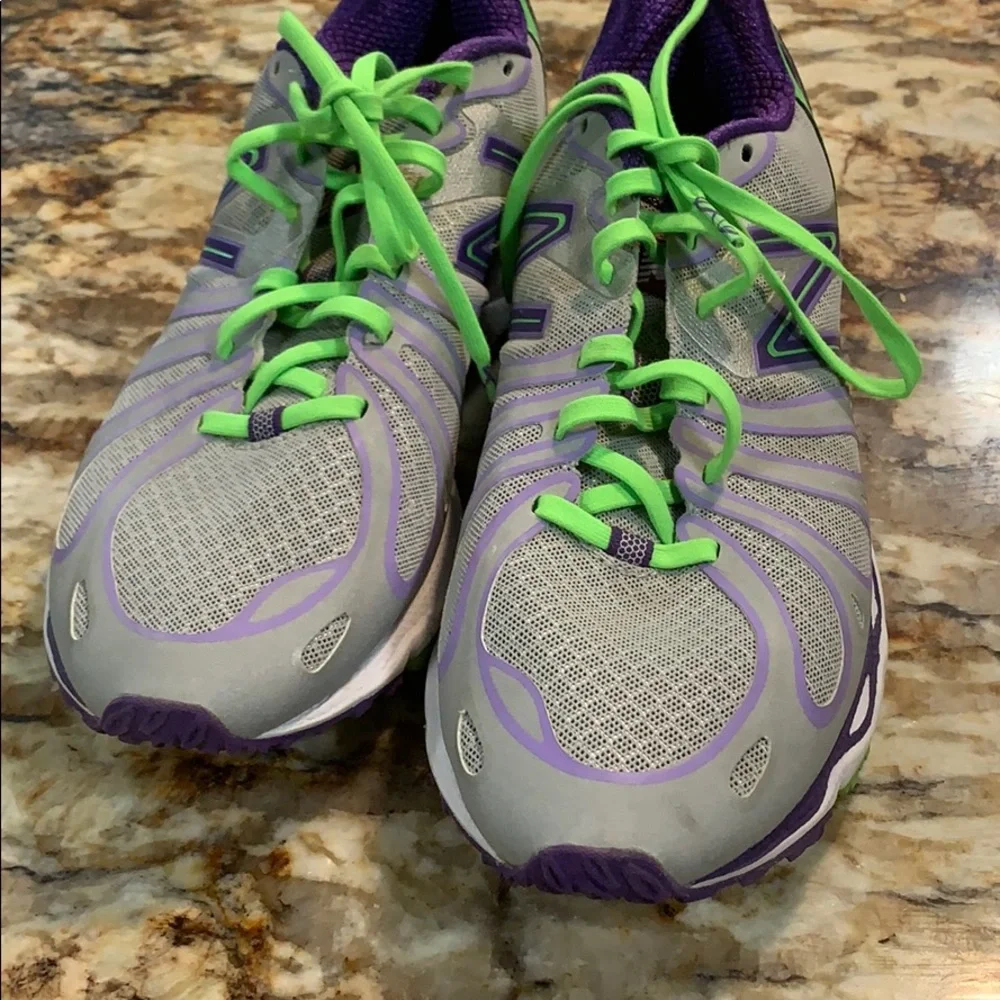 Women’s sneakers 8 1/2 - Picture 7 of 12